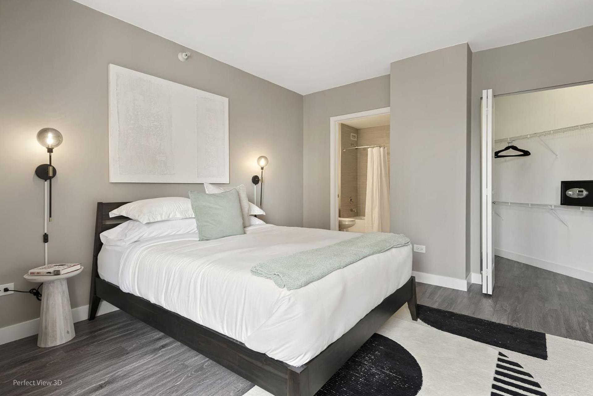 The Bernardin Gold Coast Luxury Apartments Near Magnificent Mile Чикаго Екстер'єр фото