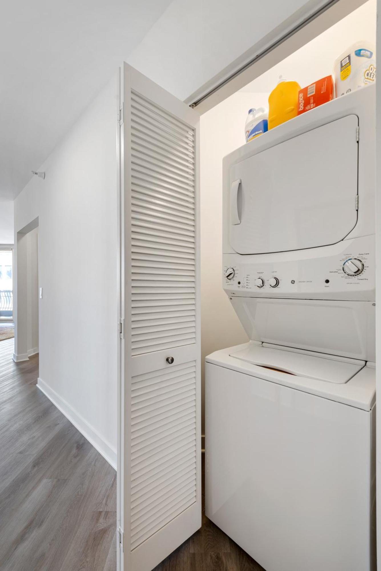 The Bernardin Gold Coast Luxury Apartments Near Magnificent Mile Чикаго Екстер'єр фото