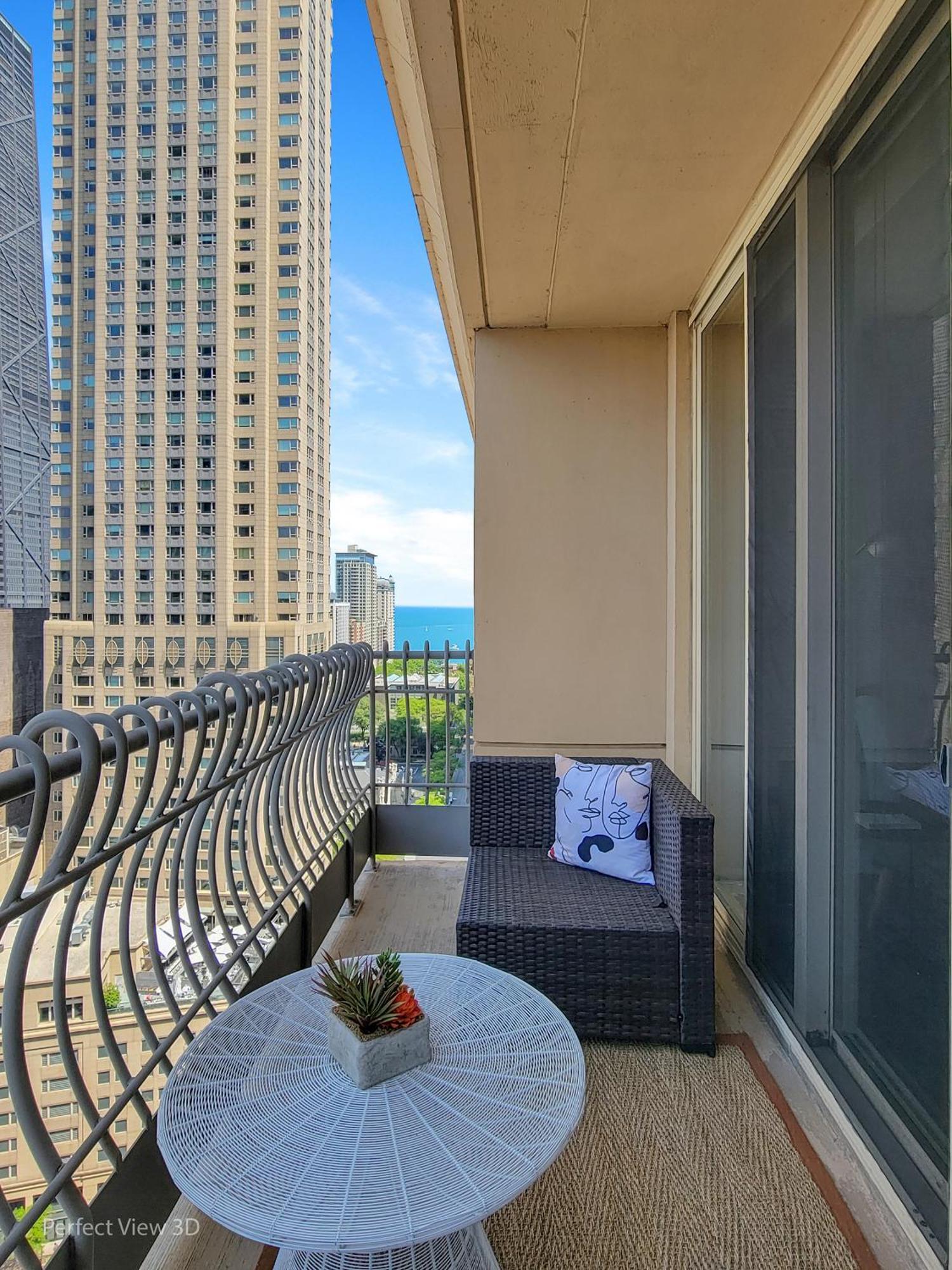 The Bernardin Gold Coast Luxury Apartments Near Magnificent Mile Чикаго Екстер'єр фото